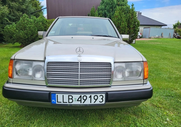 Mercedes-Benz W124 (1984-1993) cena 28000 przebieg: 424000, rok produkcji 1992 z Jastrowie małe 301